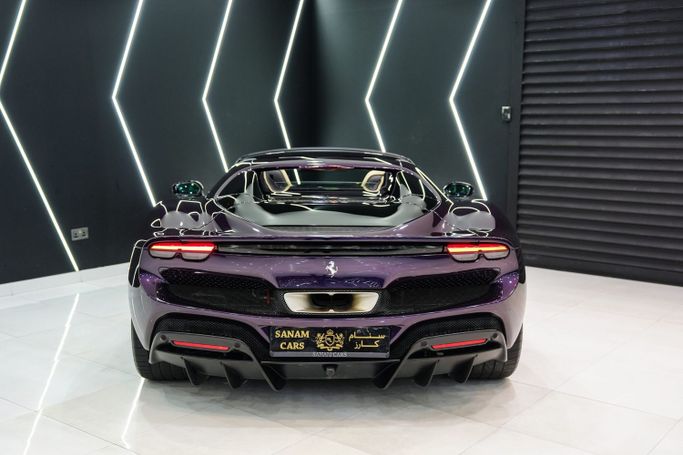 Подержанный Ferrari 296 GTS, 3.0 л, 2023 в Дубае от Sanam Cars Фиолетовый цвет. GCC | AUTO.AE