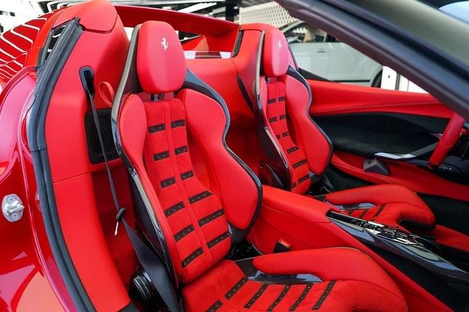 Подержанный Ferrari 296 GTS, 3.0 л, 2024 в Дубае от Exotic Cars Красный цвет. GCC | AUTO.AE