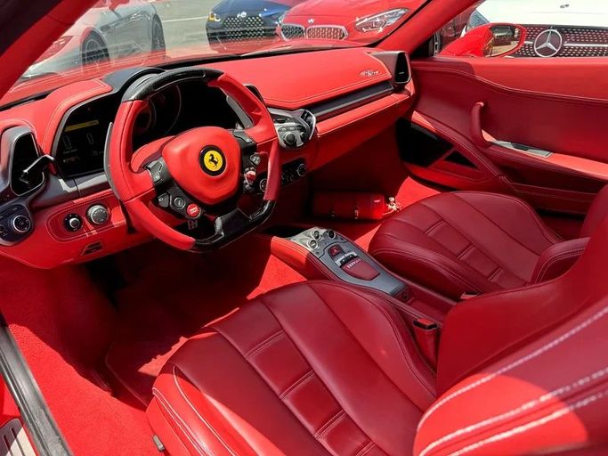 Подержанный Ferrari 458, 4.5 л, 2014 в Дубае от Nice Cars Motos Красный цвет. GCC | AUTO.AE