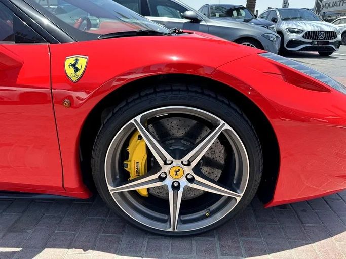 Подержанный Ferrari 458, 4.5 л, 2014 в Дубае от Nice Cars Motos Красный цвет. GCC | AUTO.AE