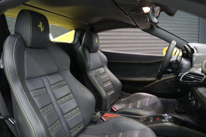 Подержанный Ferrari 458, 4.5 л, 2012 в Дубае от Sanam Cars Желтый цвет. GCC | AUTO.AE