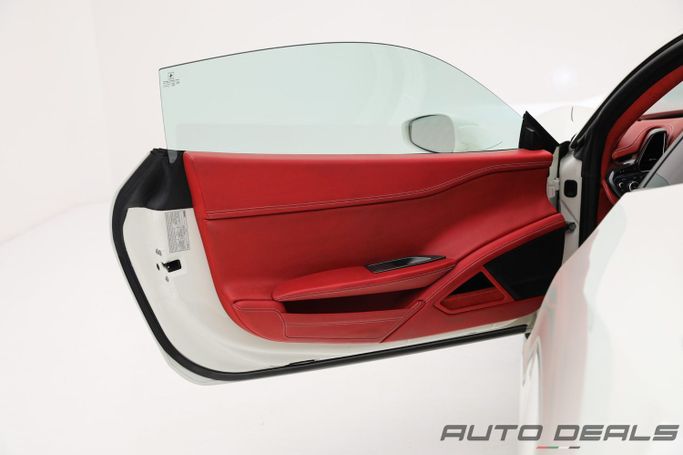 Used Ferrari 458 Speciale, 4.5 l, 2013 in Dubai by AUTO DEALS, White color. GCC Specs | AUTO.AE