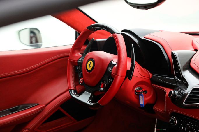 Used Ferrari 458 Speciale, 4.5 l, 2013 in Dubai by AUTO DEALS, White color. GCC Specs | AUTO.AE