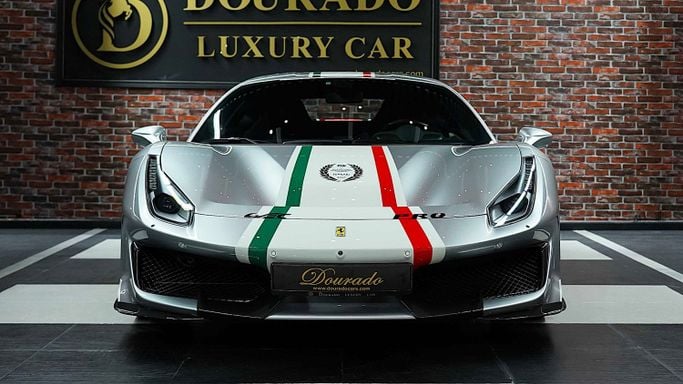 Подержанный Ferrari 488 Pista, 3.9 л, 2020 в Дубае от Dourado Luxury Car Серебристый цвет. Европейская | AUTO.AE
