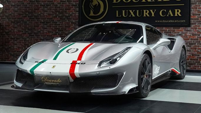 Подержанный Ferrari 488 Pista, 3.9 л, 2020 в Дубае от Dourado Luxury Car Серебристый цвет. Европейская | AUTO.AE