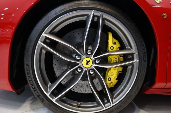 Used Ferrari 488 Spider, 3.9 l, 2017 in Dubai by Sanam Cars, Red color. GCC Specs | AUTO.AE