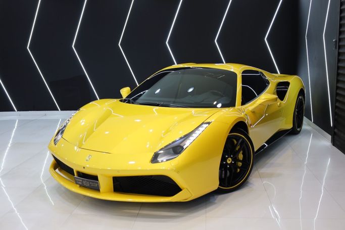 Used Ferrari 488 Spider, 3.9 l, 2019 in Dubai by Sanam Cars, Yellow color. GCC Specs | AUTO.AE