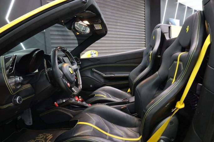 Used Ferrari 488 Spider, 3.9 l, 2019 in Dubai by Sanam Cars, Yellow color. GCC Specs | AUTO.AE