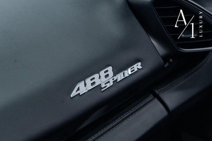 Подержанный Ferrari 488 GTB, 3.9 л, 2017 в Дубае от A1 Luxury Motors Желтый цвет. GCC | AUTO.AE