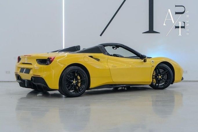 Подержанный Ferrari 488 GTB, 3.9 л, 2017 в Дубае от A1 Luxury Motors Желтый цвет. GCC | AUTO.AE