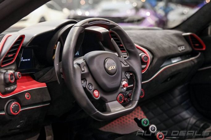 مستعملة Ferrari 488 Spider, 3.9 l, 2017 في في دبي من AUTO DEALS، اللون رمادي. المواصفات الأوروبية | AUTO.AE