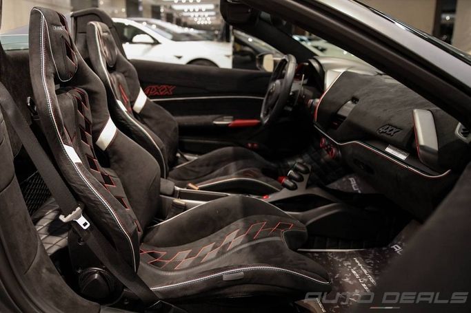 مستعملة Ferrari 488 Spider, 3.9 l, 2017 في في دبي من AUTO DEALS، اللون رمادي. المواصفات الأوروبية | AUTO.AE