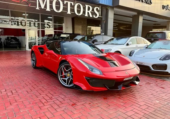 Подержанный Ferrari 488 GTB, 3.9 л, 2017 в Дубае от Shamil Motors Красный цвет. Японская | AUTO.AE | Объявление #260402