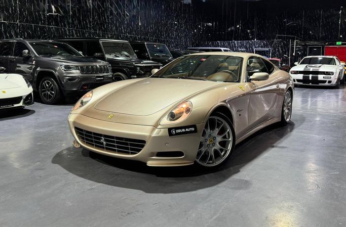 مستعملة Ferrari 612, 5.7 l, 2008 في في دبي من Zeus Motors، اللون ذهبي. مواصفات الخليج | AUTO.AE