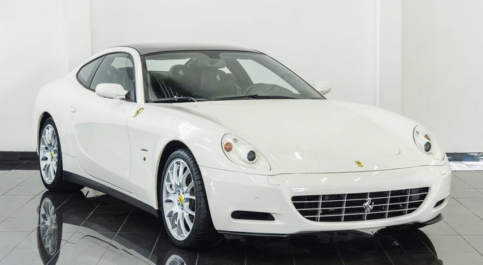 مستعملة Ferrari 612, 5.7 l, 2011 في في دبي من Tomini Cars، اللون أبيض.  | AUTO.AE