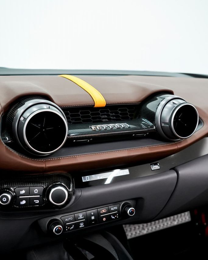 Новый Ferrari 812 GTS, 6.5 л, 2020 в Дубае от GCC Super Motors Серебристый цвет. GCC | AUTO.AE