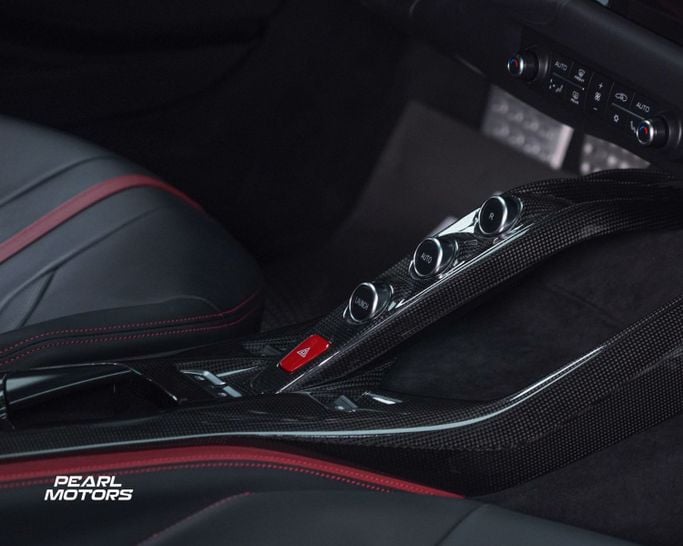 Новый Ferrari 812 Competizione, 6.5 л, 2022 в Дубае от Pearl Motors Красный цвет. GCC | AUTO.AE