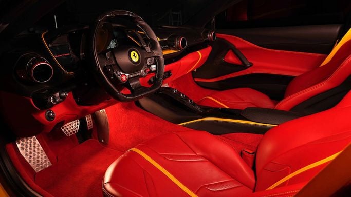 Подержанный Ferrari 812 GTS, 6.5 л, 2021 в Дубае от Dourado Luxury Car Желтый цвет. Европейская | AUTO.AE