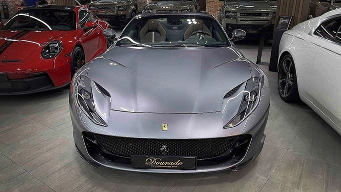 Подержанный Ferrari 812 GTS, 6.5 л, 2022 в Дубае от Dourado Luxury Car Серый цвет. Европейская | AUTO.AE