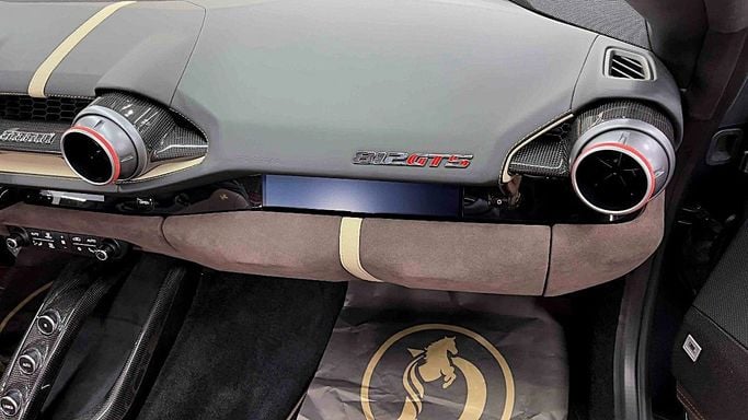 Подержанный Ferrari 812 GTS, 6.5 л, 2022 в Дубае от Dourado Luxury Car Серый цвет. Европейская | AUTO.AE