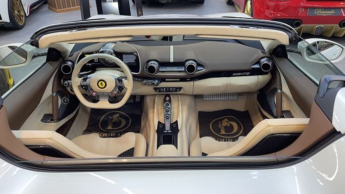 Новый Ferrari 812 GTS, 6.5 л, 2022 в Дубае от Dourado Luxury Car Белый цвет. Европейская | AUTO.AE
