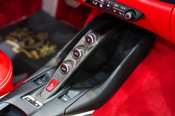 Подержанный Ferrari 812 GTS, 6.5 л, 2021 в Дубае от Sanam Cars Голубой цвет. GCC | AUTO.AE