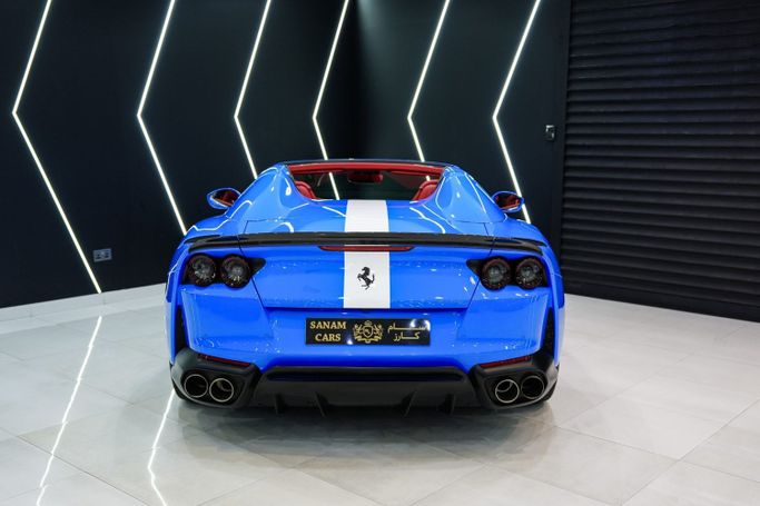 Подержанный Ferrari 812 GTS, 6.5 л, 2021 в Дубае от Sanam Cars Голубой цвет. GCC | AUTO.AE