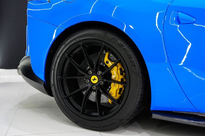 Подержанный Ferrari 812 GTS, 6.5 л, 2021 в Дубае от Sanam Cars Голубой цвет. GCC | AUTO.AE