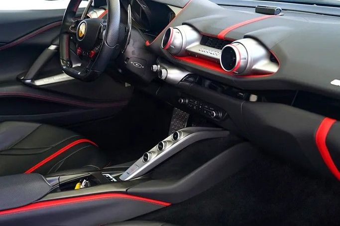 Подержанный Ferrari 812 Superfast, 6.5 л, 2018 в Дубае от Exotic Cars Серый цвет. Other | AUTO.AE