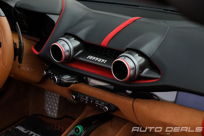 Подержанный Ferrari 812 Competizione, 6.5 л, 2020 в Дубае от AUTO DEALS Красный цвет. GCC | AUTO.AE