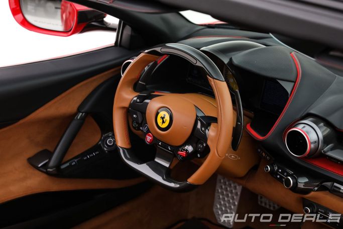 Подержанный Ferrari 812 Competizione, 6.5 л, 2020 в Дубае от AUTO DEALS Красный цвет. GCC | AUTO.AE