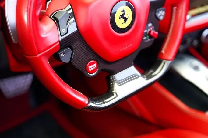 مستعملة Ferrari California I شد الوجه (T), 3.9 l, 2016 في في دبي من Exotic Cars، اللون أبيض. مواصفات الخليج | AUTO.AE