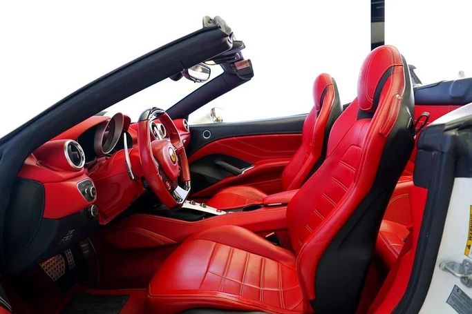 مستعملة Ferrari California I شد الوجه (T), 3.9 l, 2016 في في دبي من Exotic Cars، اللون أبيض. مواصفات الخليج | AUTO.AE