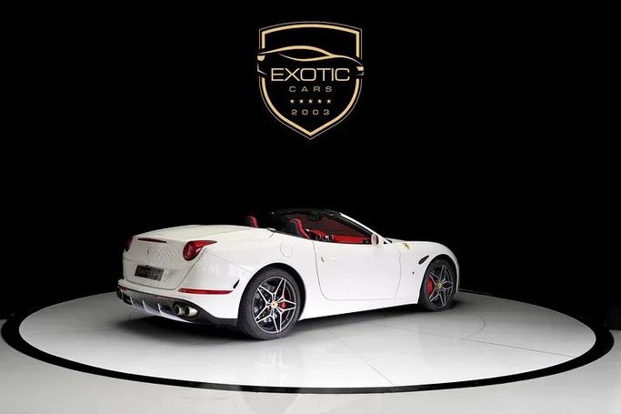 مستعملة Ferrari California I شد الوجه (T), 3.9 l, 2016 في في دبي من Exotic Cars، اللون أبيض. مواصفات الخليج | AUTO.AE
