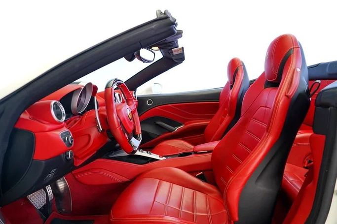 مستعملة Ferrari California I شد الوجه (T), 3.9 l, 2016 في في دبي من Exotic Cars، اللون أبيض. مواصفات الخليج | AUTO.AE