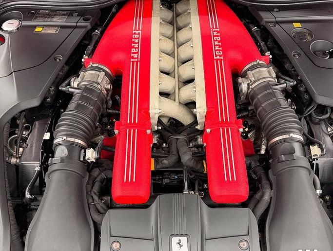 Подержанный Ferrari F12 Berlinetta, 6.3 л, 2013 в Дубае от GCC Super Motors Красный цвет. GCC | AUTO.AE