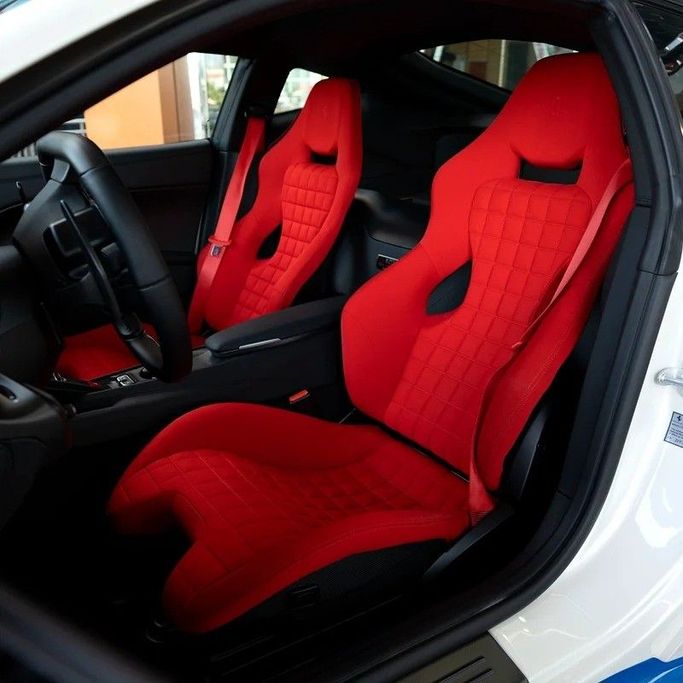 Подержанный Ferrari F12 Berlinetta, 6.3 л, 2017 в Дубае от Q Motors Белый цвет. GCC | AUTO.AE