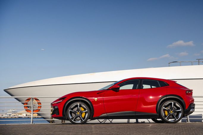 Ferrari Purosangue, 2025 внедорожник 5 дв. спорт класса в Дубае от Uptown Rent A Car LLC красный цвет | AUTO.AE