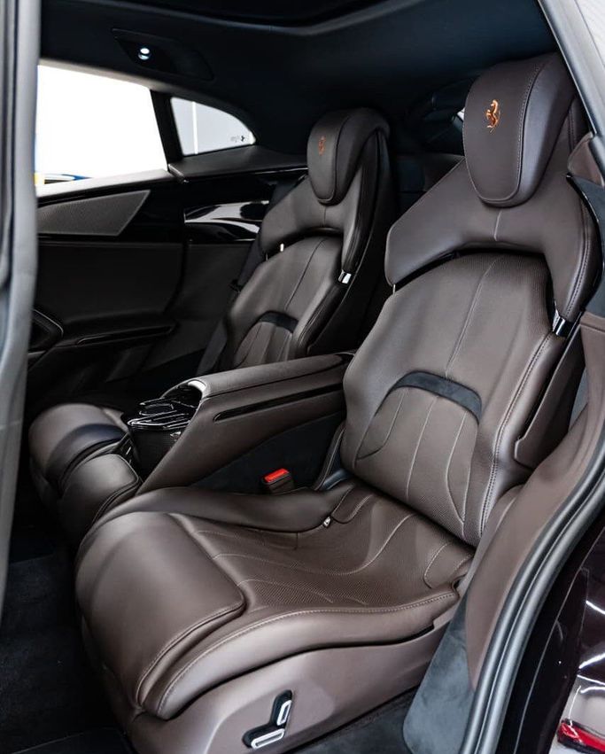 Подержанный Ferrari Purosangue, 6.5 л, 2024 в Дубае от GCC Super Motors Черный цвет. GCC | AUTO.AE