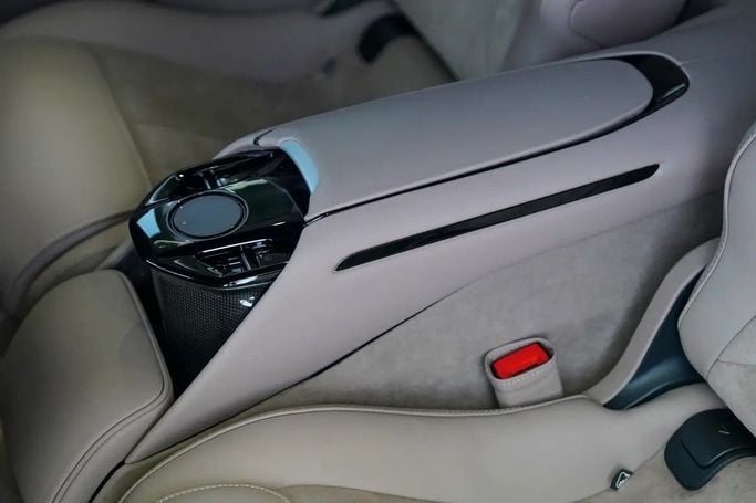 Подержанный Ferrari Purosangue, 6.5 л, 2025 в Дубае от Exotic Cars Черный цвет. GCC | AUTO.AE