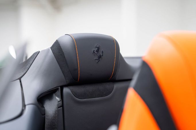 مستعملة Ferrari Roma, 3.9 l, 2024 في في دبي من PUPIL OF FATE MOTORS، اللون أسود. مواصفات الخليج | AUTO.AE