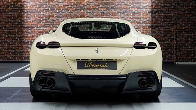 Новый Ferrari Roma, 3.9 л, 2022 в Дубае от Dourado Luxury Car Бежевый цвет. Европейская | AUTO.AE