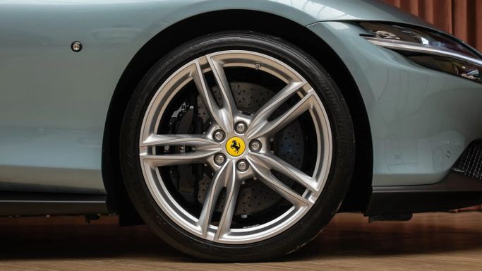 Новый Ferrari Roma, 3.9 л, 2023 в Дубае от Automobili Motors Бирюзовый цвет. GCC | AUTO.AE