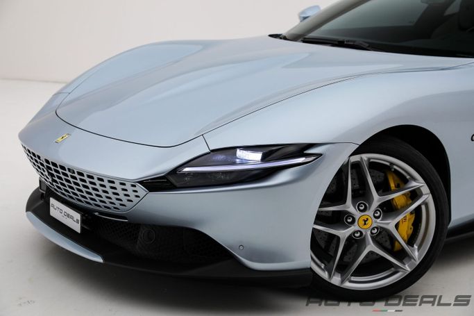 Подержанный Ferrari Roma, 3.9 л, 2022 в Дубае от AUTO DEALS Синий цвет. GCC | AUTO.AE