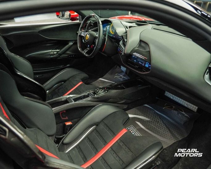 Новый Ferrari SF90 Stradale Stradale I, 4.0 л, 2021 в Дубае от Pearl Motors Красный цвет. Европейская | AUTO.AE