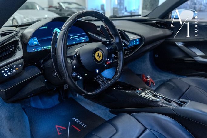 Подержанный Ferrari SF90 Stradale I, 4.0 л, 2021 в Дубае от A1 Luxury Motors Синий цвет. GCC | AUTO.AE