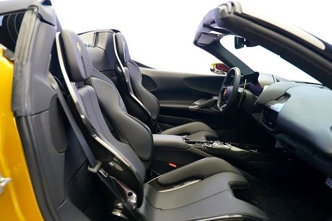 Новый Ferrari SF90 Stradale Spider I, 4.0 л, 2023 в Дубае от Exotic Cars Золотистый цвет. Other | AUTO.AE
