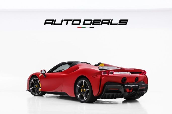 Подержанный Ferrari SF90 Stradale I, 4.0 л, 2023 в Дубае от AUTO DEALS Красный цвет. GCC | AUTO.AE
