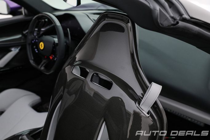 Подержанный Ferrari SF90 Stradale I, 4.0 л, 2024 в Дубае от AUTO DEALS Пурпурный цвет. Европейская | AUTO.AE