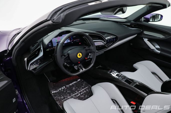 Подержанный Ferrari SF90 Stradale I, 4.0 л, 2024 в Дубае от AUTO DEALS Пурпурный цвет. Европейская | AUTO.AE